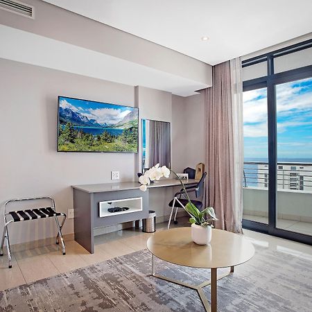 The Capital Pearls Hotel Durban Esterno foto A living room at the Hilton San Diego Bayfront