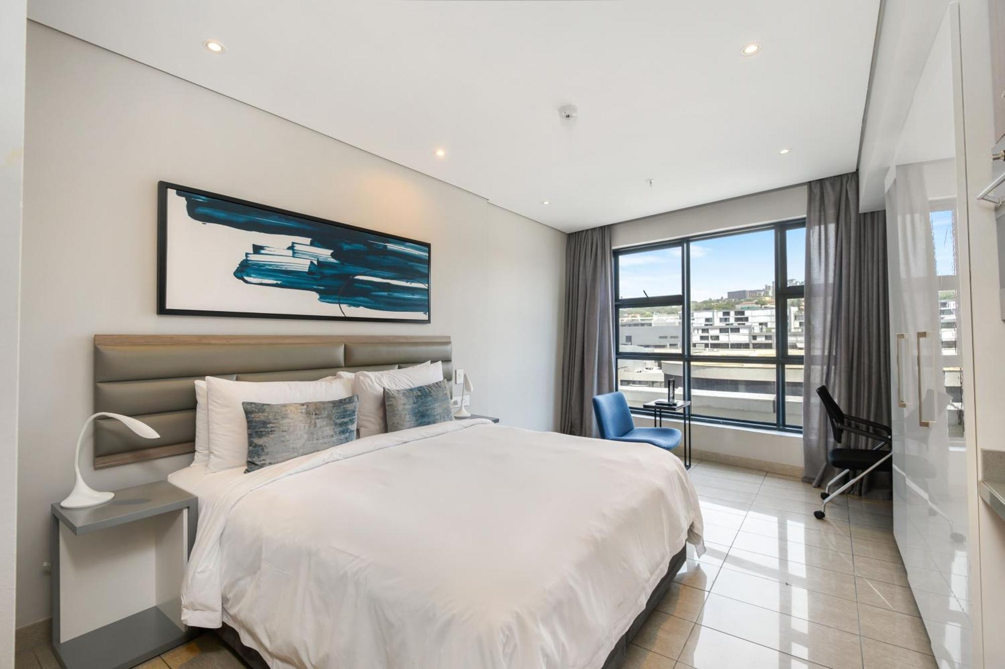 The Capital Pearls Hotel Durban Esterno foto A bedroom at the hotel