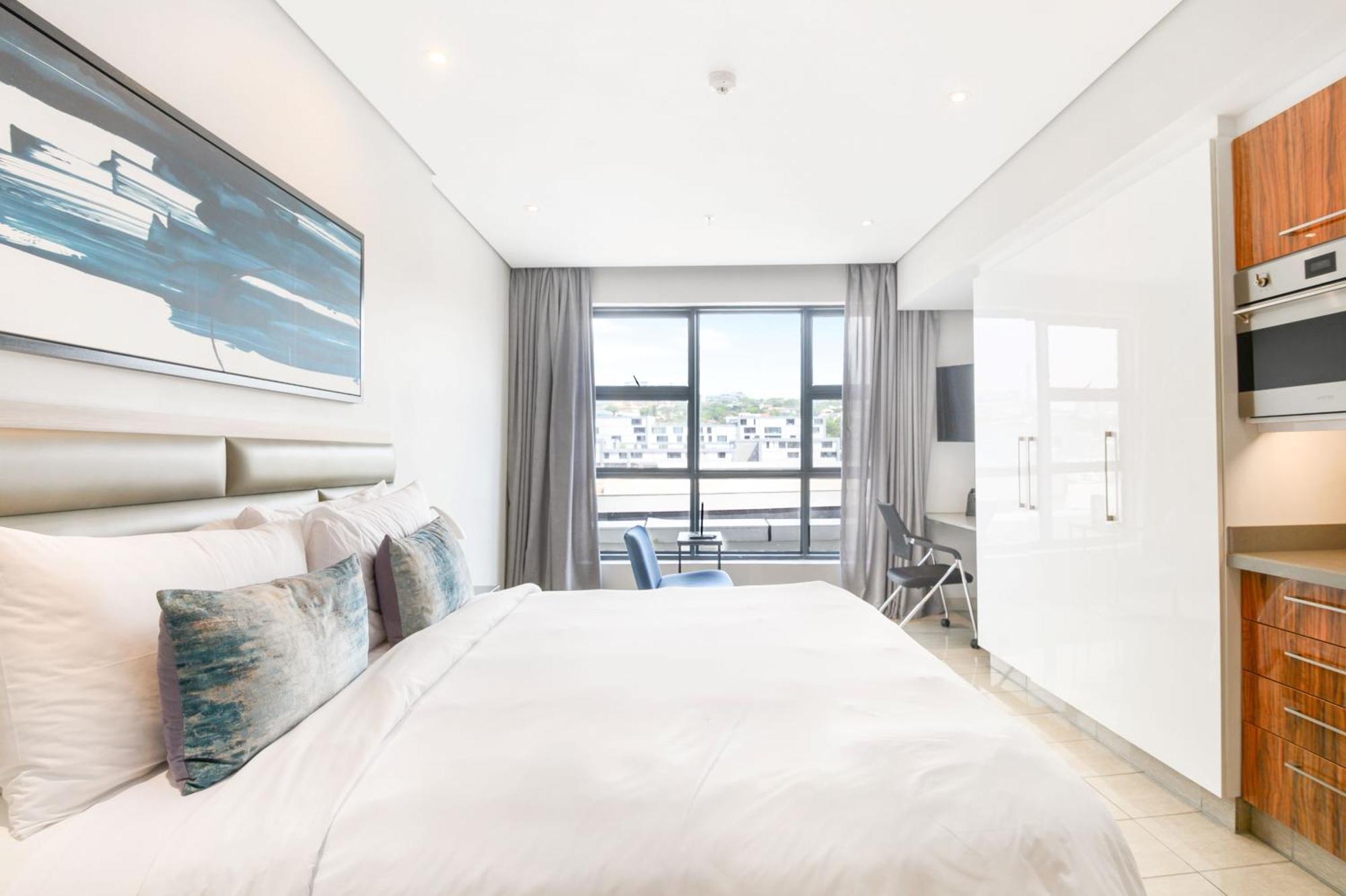 The Capital Pearls Hotel Durban Esterno foto A bedroom at the hotel